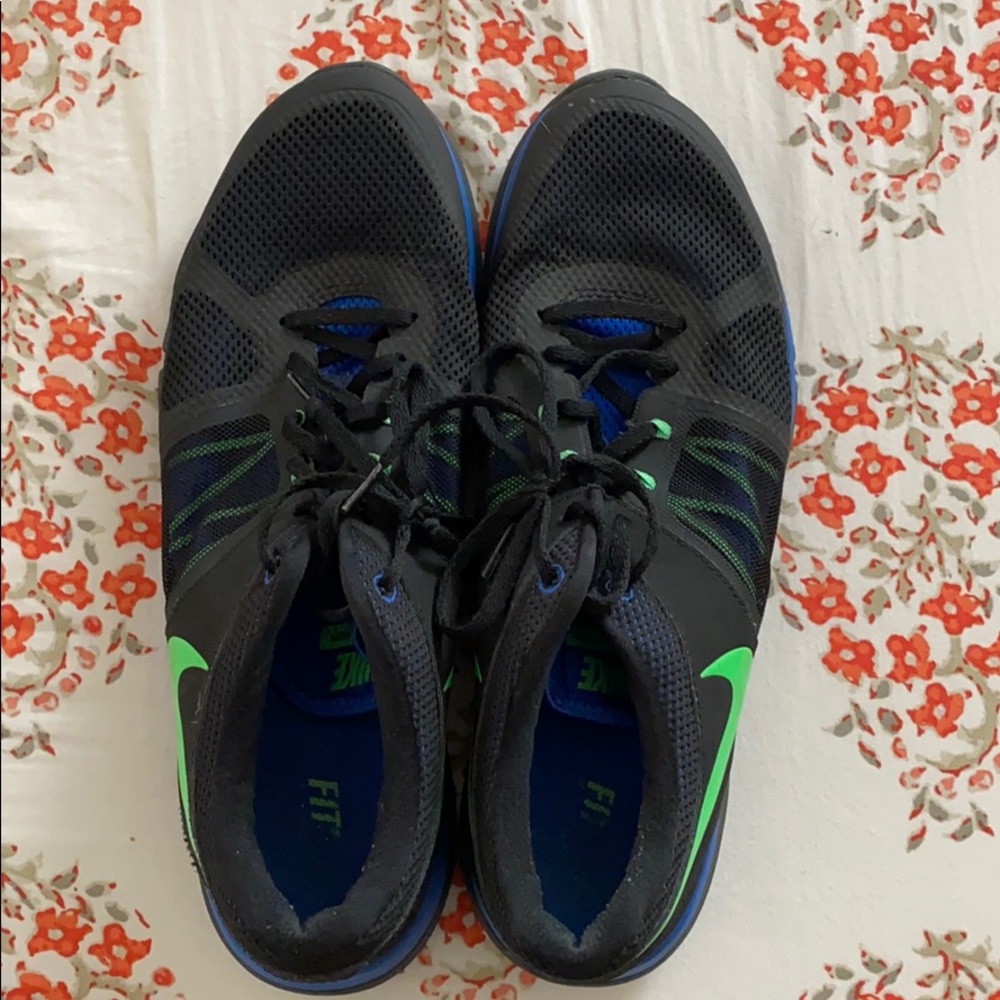 Size 12 Men’s Tennis Shoes